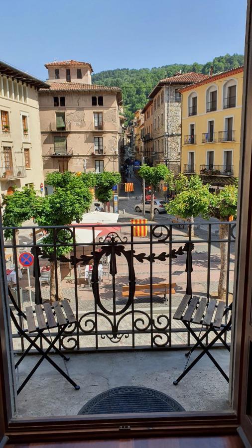 El Mussol De La Vila Camprodon, Balconets Amb Vistes A La Placa Esterno foto
