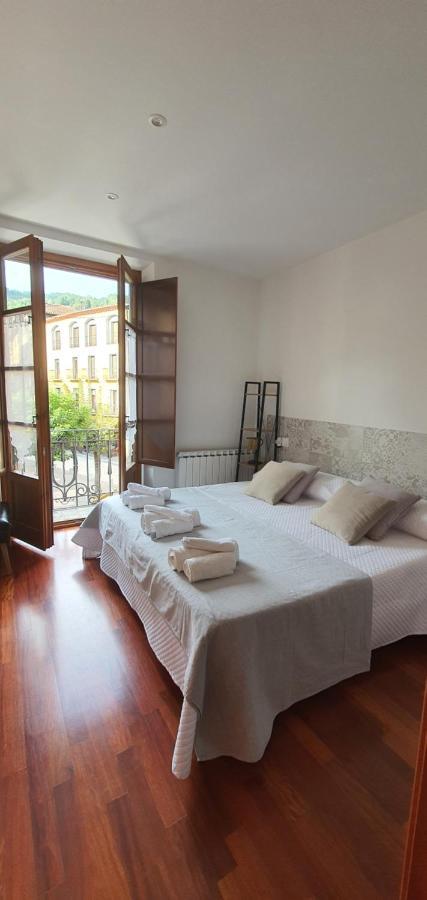 El Mussol De La Vila Camprodon, Balconets Amb Vistes A La Placa Esterno foto