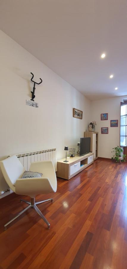 El Mussol De La Vila Camprodon, Balconets Amb Vistes A La Placa Esterno foto