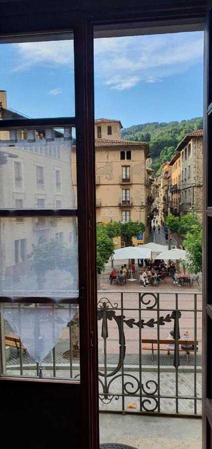 El Mussol De La Vila Camprodon, Balconets Amb Vistes A La Placa Esterno foto